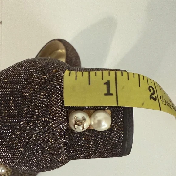 Chanel Pumps CC Logo Pearl and Gripoix Embellished Flats 39.5 Gold - Picture 14 of 14